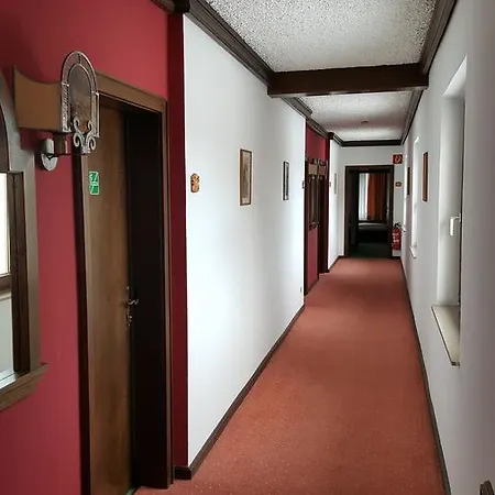 Отель Kanz Филлах